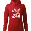 Czerwona bluza damska z nadrukiem Nail Boss. Bluza typu „kangur” z kapturem.