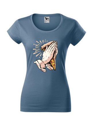 Damska koszulka z krótkim rękawem. Zabawny nadruk dłoni trzymających kawałek pizzy i złożonych do modlitwy. Krój slim-fit, koszulka w kolorze jeans.