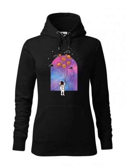 Czarna bluza damska z kolorowym nadrukiem astronauty unoszącego się w powietrzu na balonach. Bluza typu „kangur” z kapturem.