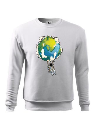 Biała bluza męska z nadrukiem astronauty huśtającego się na huśtawce z kuli ziemskiej. Bluza wkładana, bez kaptura.