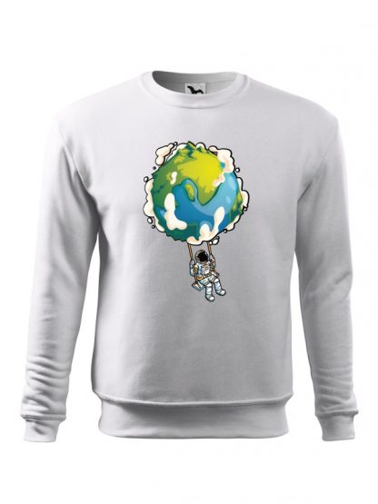 Biała bluza męska z nadrukiem astronauty huśtającego się na huśtawce z kuli ziemskiej. Bluza wkładana, bez kaptura.