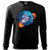 Czarna bluza męska z kolorowym nadrukiem Astronauty siedzącego na rakiecie i lecącego wokół Księżyca. Bluza wkładana, bez kaptura.