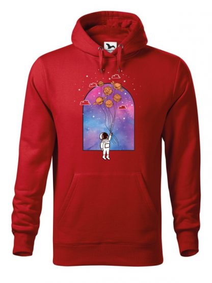 Czerwona bluza męska z kolorowym nadrukiem astronauty unoszącego się w powietrzu na balonach. Bluza typu „kangur” z kapturem.