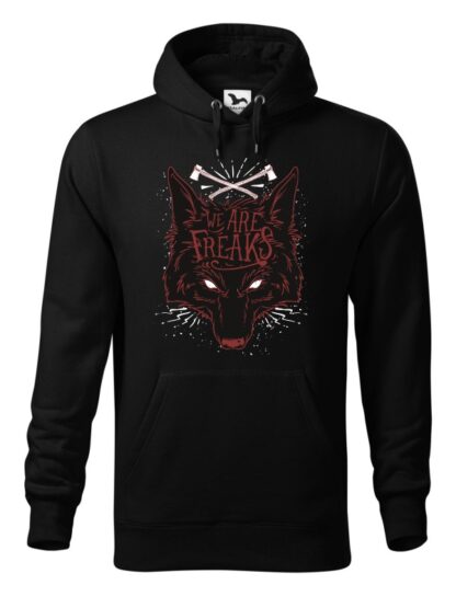 Czarna bluza męska z czarnym motywem wilka oraz napisem We Are Freaks. Bluza typu „kangur” z kapturem.