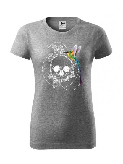 Damska koszulka z krótkim rękawem i nadrukiem w stylu boho, przedstawiającym kolorowego kolibra siedzącego na czaszce. Koszulka standardowa, w kolorze szarym.