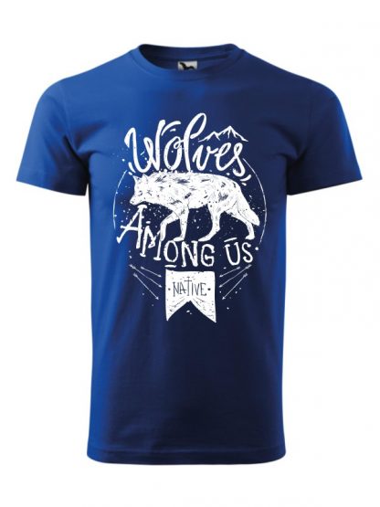 Męska koszulka z krótkim rękawem i białym nadrukiem wilka oraz napisem Wolves Among Us. Koszulka niebieska.