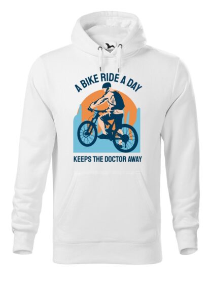 Biała, wkładana bluza męska typu „kangur”, z kolorowym nadrukiem kolarza MTB oraz napisem A Bike Ride A Day Keeps The Doctor Away.