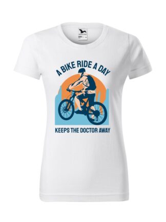 Biała koszulka damska z krótkim rękawem. Kolorowy nadruk kolarza MTB oraz napis A Bike Ride A Day Keeps The Doctor Away.